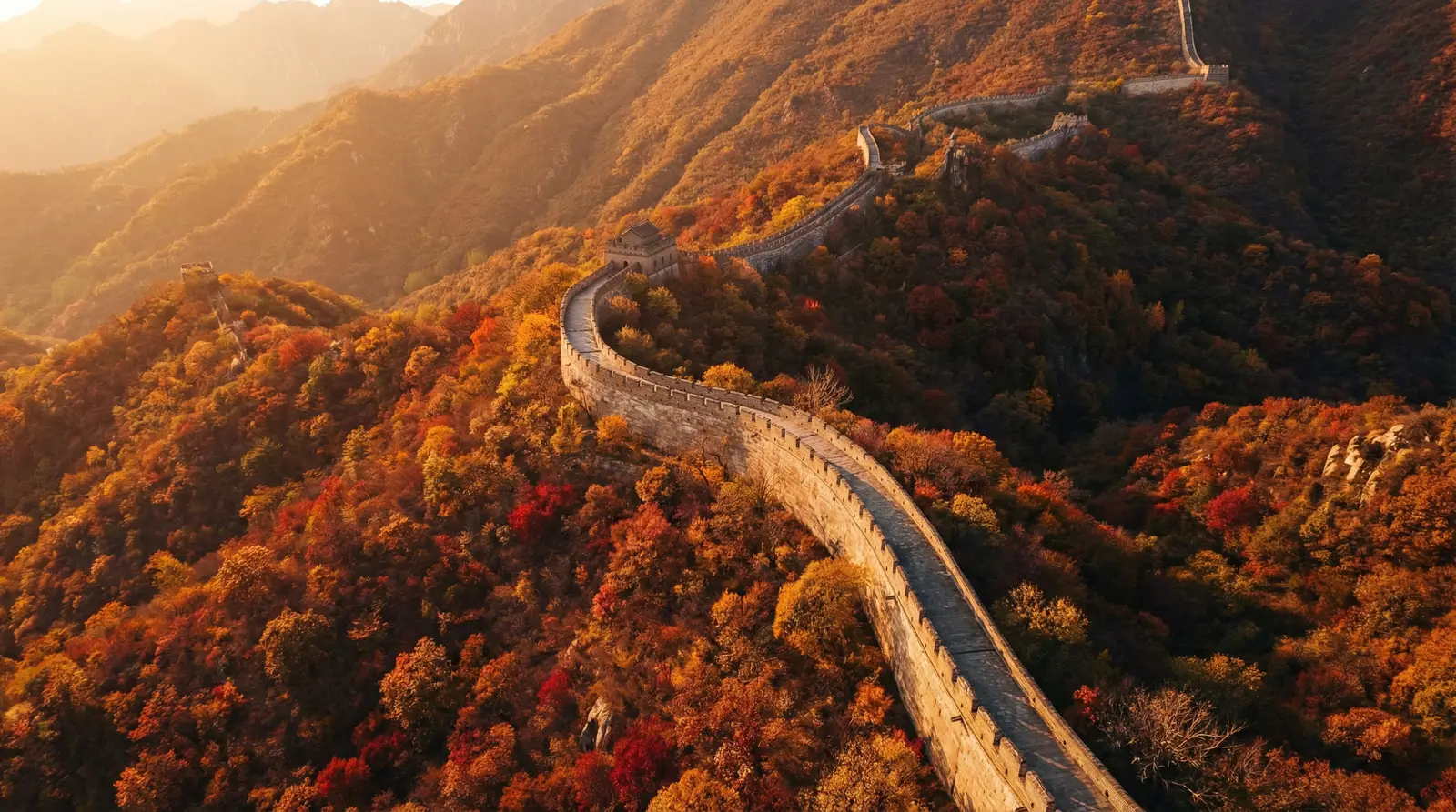 好玩的fps网游 秋日长城航拍全景